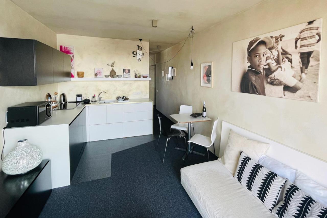 Cozy Apartment - Citycentre - Freeparking - Selfcheck-In Lipótszentmiklós Kültér fotó