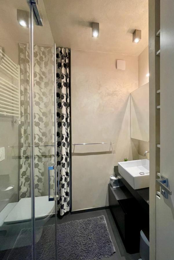 Cozy Apartment - Citycentre - Freeparking - Selfcheck-In Lipótszentmiklós Kültér fotó