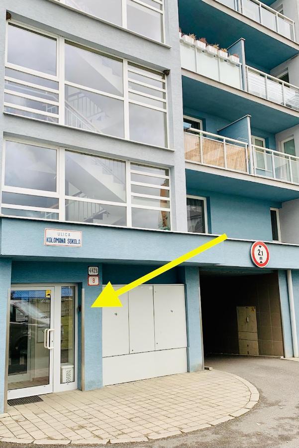 Cozy Apartment - Citycentre - Freeparking - Selfcheck-In Lipótszentmiklós Kültér fotó